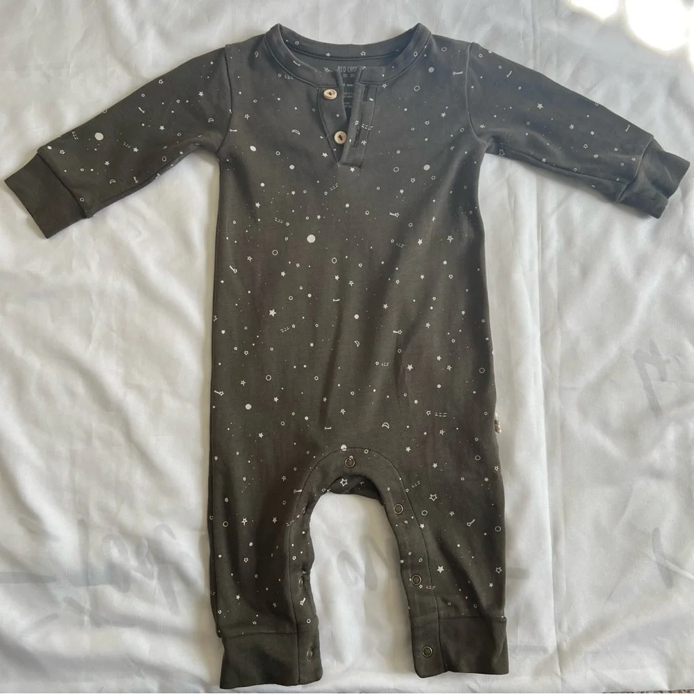 Red Caribou Close to the Stars Button Jumpsuit in Grey Size 0-3 Months